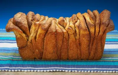 Cinnamon Pull-Apart Bread