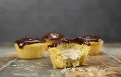 Boston Cream Pie Cupcakes